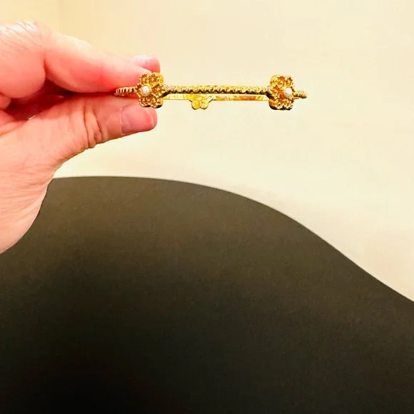 Authentic Luxury Minimalist Julie Vos Flower Pearl Station Bangle/Bracelet - Picture 16 of 17